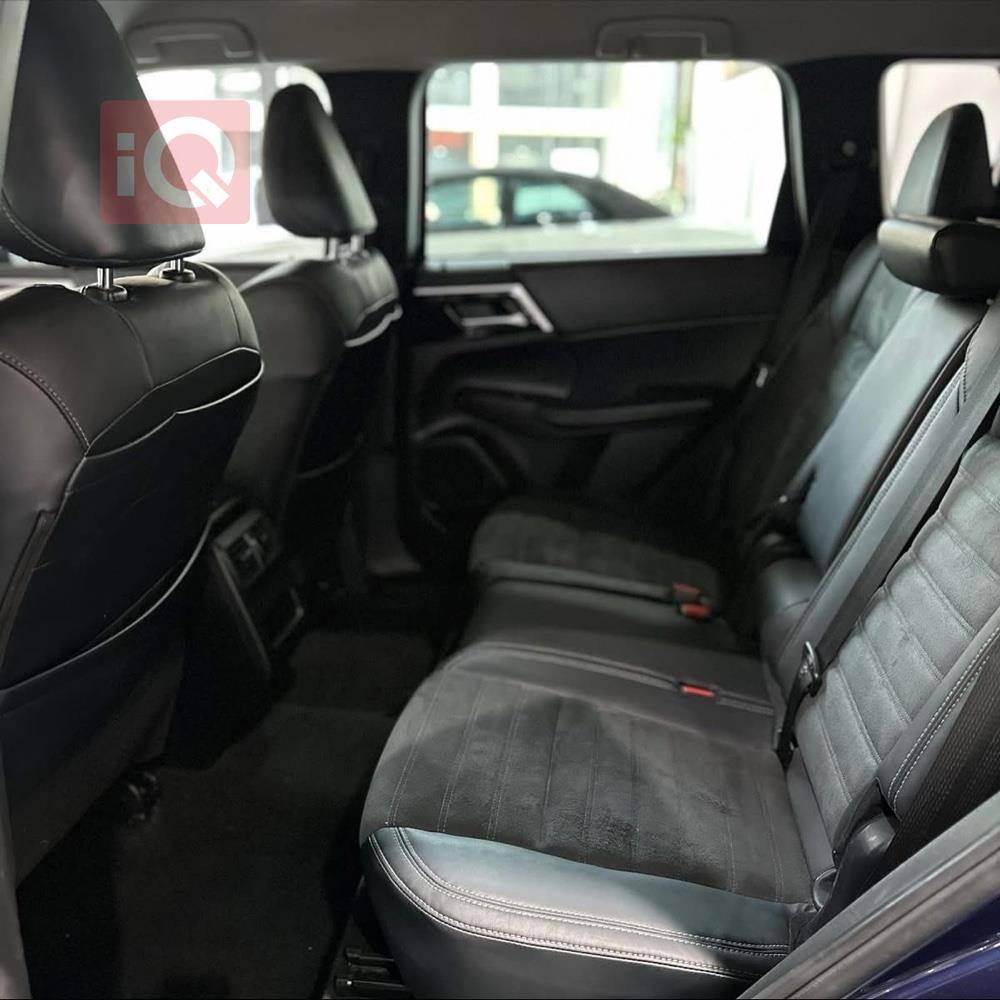 ميتسوبيشي اوتلاندر